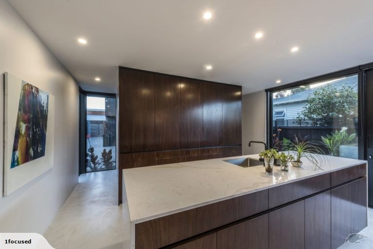 Photo of property in 12 Edgeware Road, St Albans, Christchurch, 8014