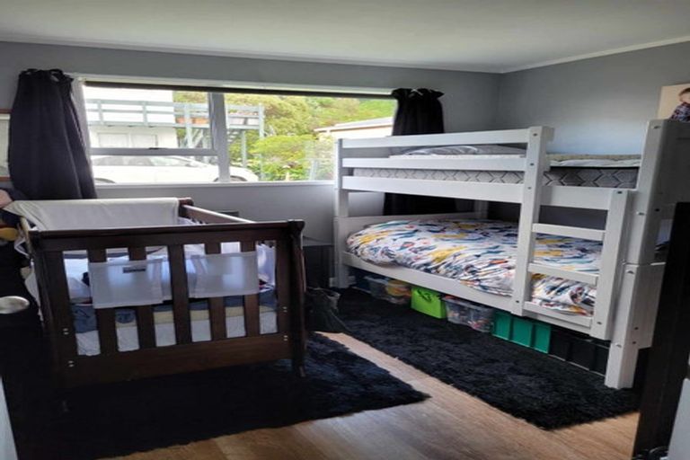 Photo of property in 2/3 School Road, Plimmerton, Porirua, 5026