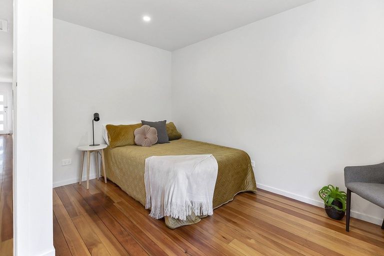 Photo of property in 243 Main Road, Tawa, Wellington, 5028