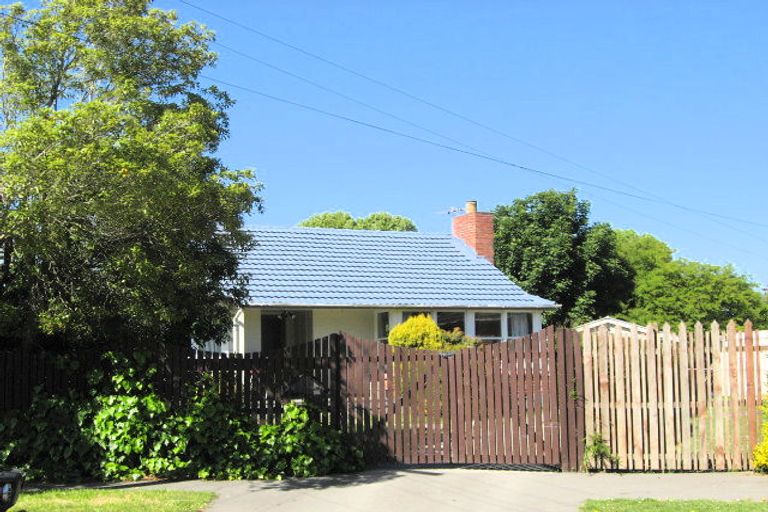 Photo of property in 8 Wadhurst Place, Burnside, Christchurch, 8053