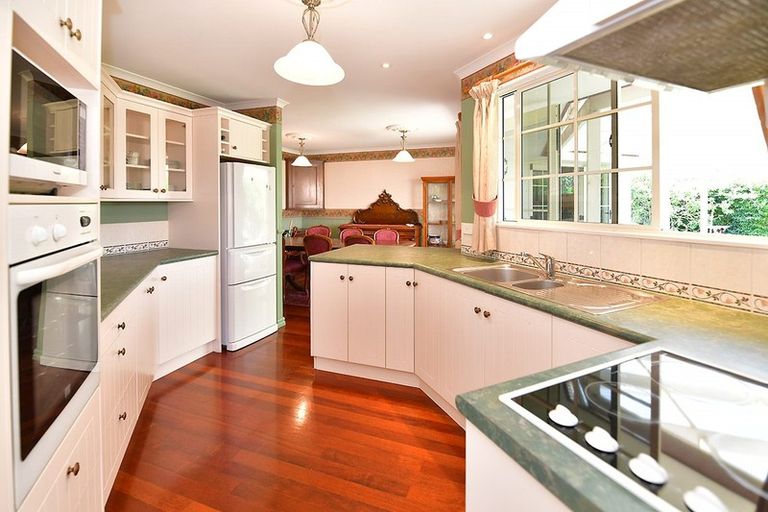Photo of property in 4 Amberly Rise, Helensville, 0800