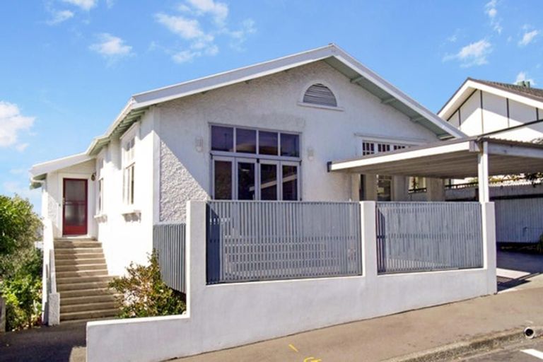 Photo of property in 16 Lighthouse Road, Bluff Hill, Napier, 4110