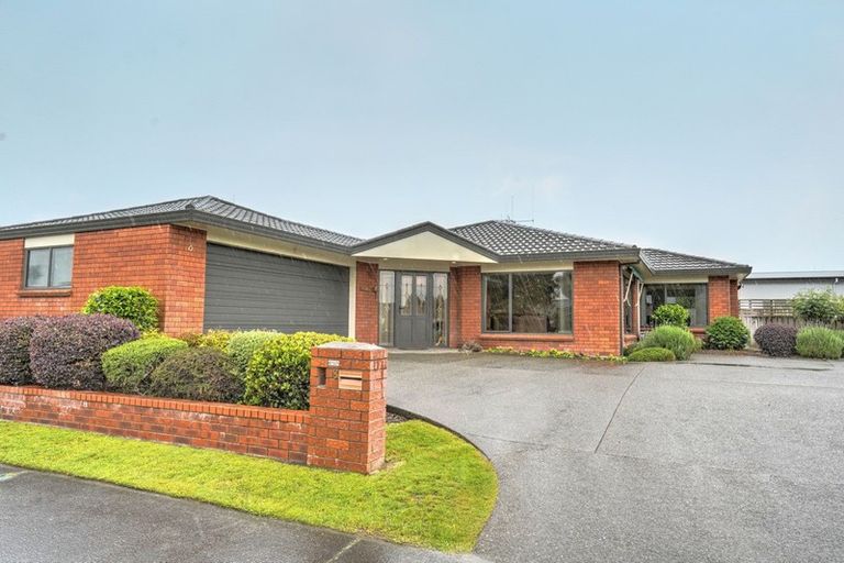 Photo of property in 8 Cairns Crescent, Rototuna, Hamilton, 3210