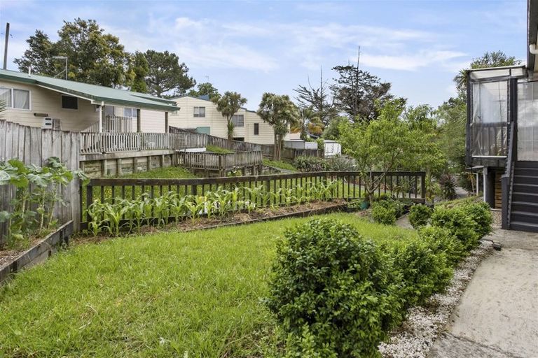 Photo of property in 58e Sunnyside Road, Sunnyvale, Auckland, 0612