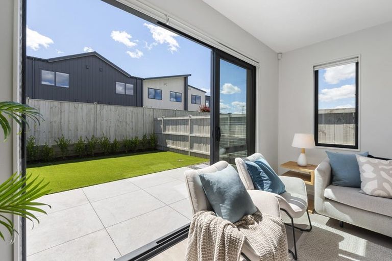 Photo of property in 8 Paraone Crescent, Takanini, 2112