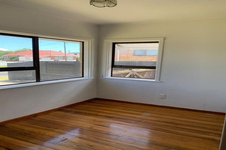 Photo of property in 3 Sunnyside Crescent, Papatoetoe, Auckland, 2025