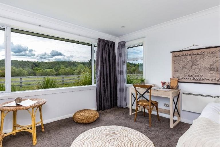 Photo of property in 6 Oakdale Drive, Kinloch, Taupo, 3377
