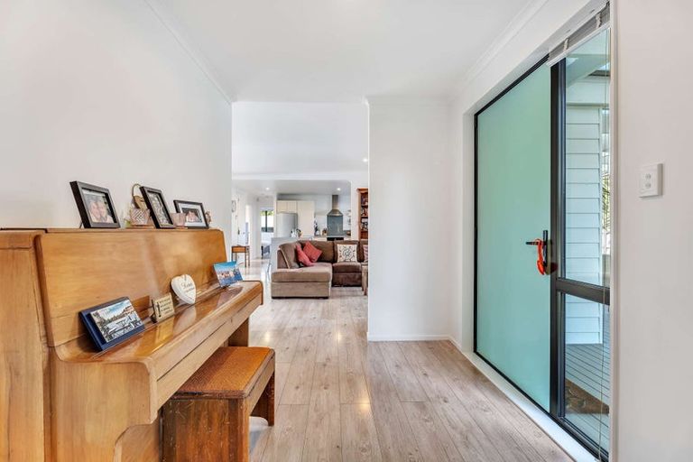 Photo of property in 1a Ocean Beach Road, Tairua, 3508