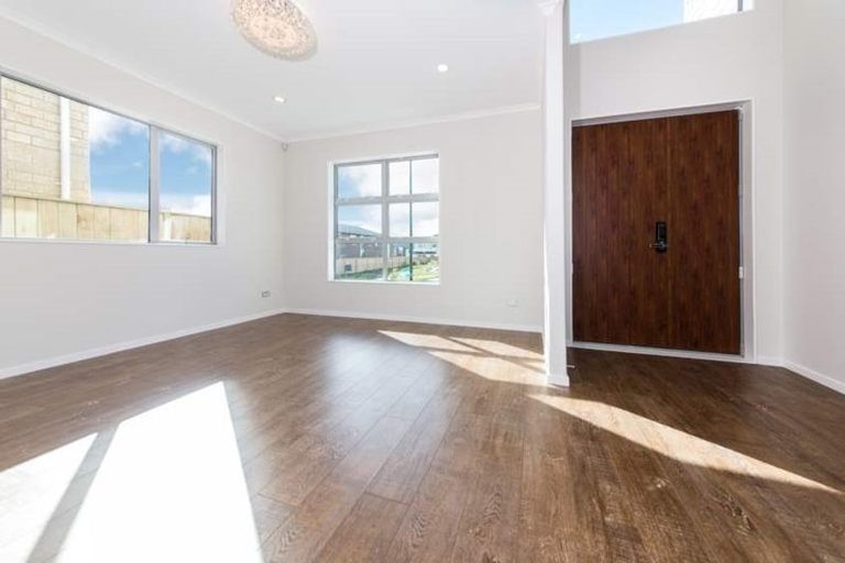 Photo of property in 9 Tinaku Road, Flat Bush, Auckland, 2019