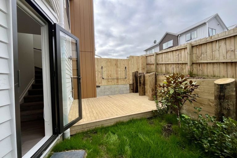 Photo of property in 12b Massine Place, Randwick Park, Auckland, 2105