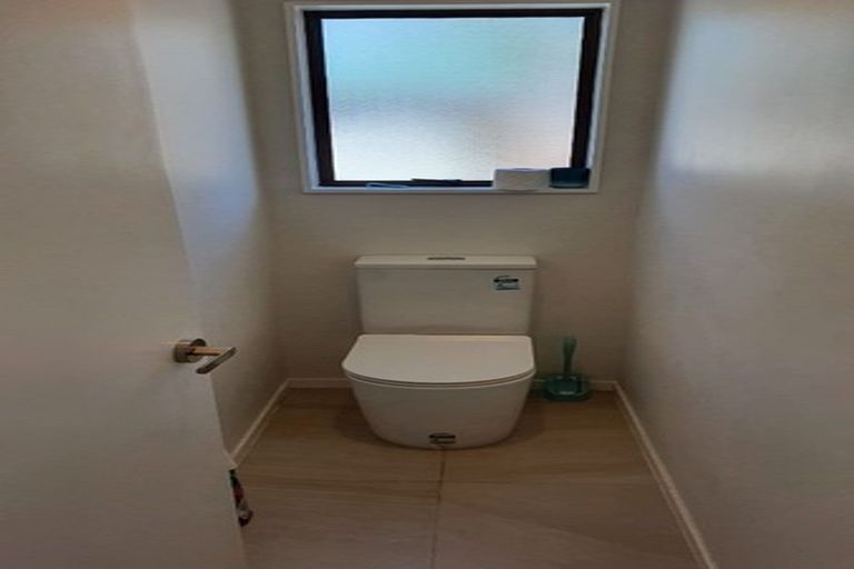 Photo of property in 45 Hassan Drive, Massey, Auckland, 0614