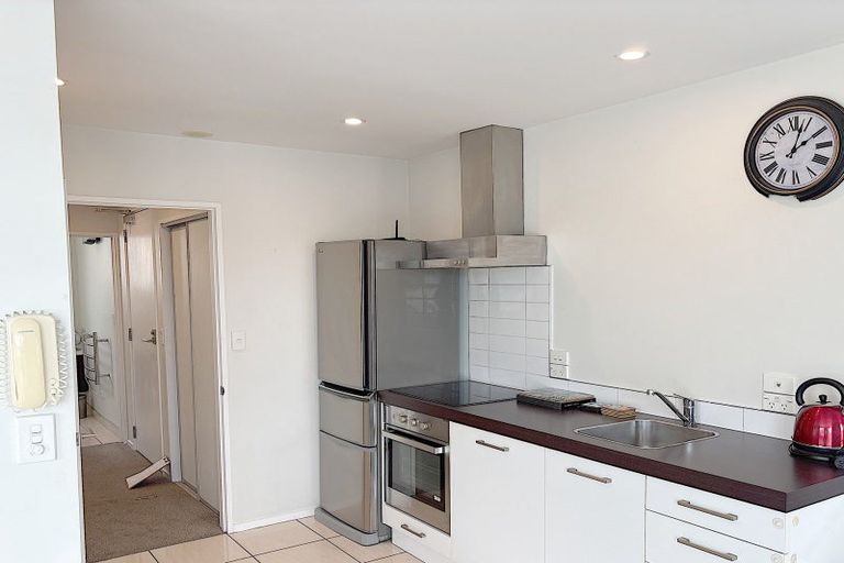 Photo of property in 8/318 Barbadoes Street, Christchurch Central, Christchurch, 8011