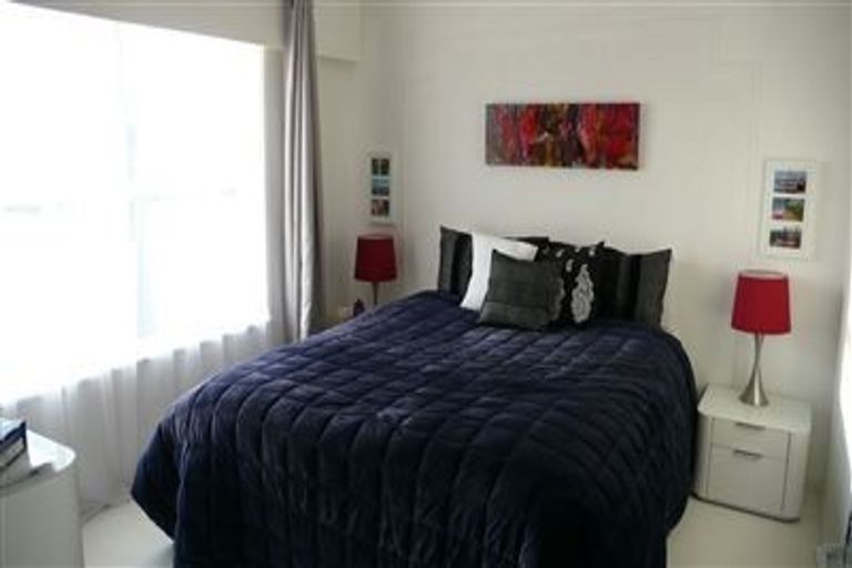 Photo of property in 1/21 Waterloo Road, Milford, Auckland, 0620