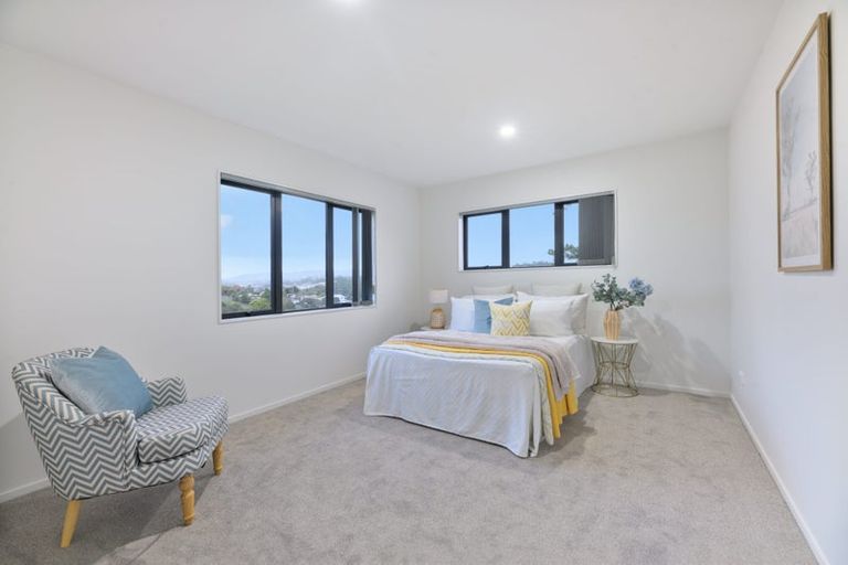 Photo of property in 292 Birdwood Road, Massey, Auckland, 0614