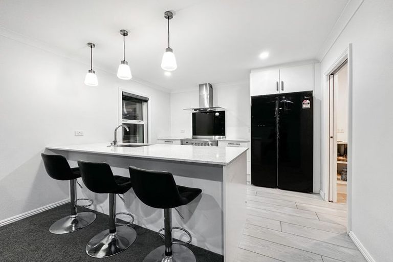 Photo of property in 8 Clonbunny Close, Rolleston, 7614