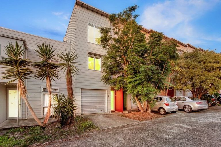 Photo of property in 64 Albionvale Road, Glen Eden, Auckland, 0602