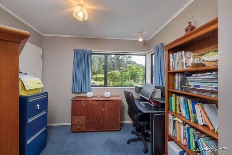 Photo of property in 18 Crestview Grove, Belmont, Lower Hutt, 5010