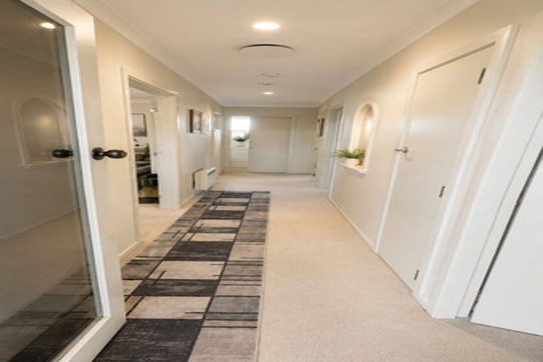 Photo of property in 2 Jeanette Street, Glenview, Hamilton, 3206