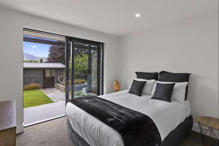 Photo of property in 27 Arrowtn-lke Hayes Road, Lake Hayes, Queenstown, 9371