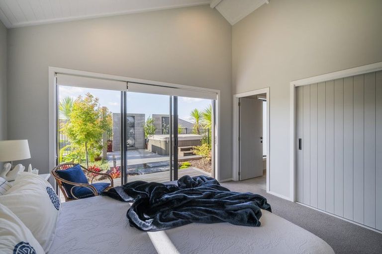 Photo of property in 18 Topping Place, Whitianga, 3510