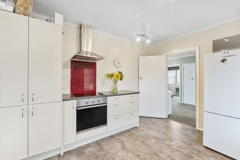 Photo of property in 34 Saint Annes Street, Levin, 5510