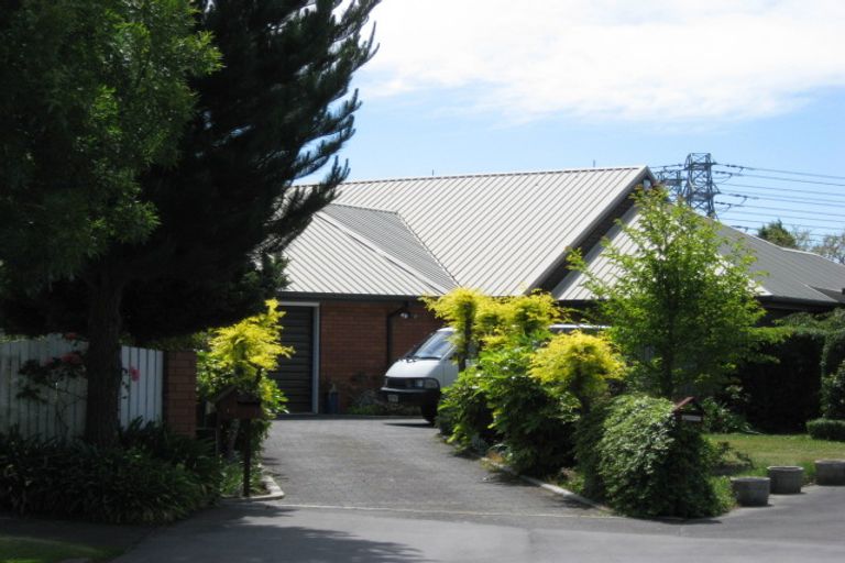 Photo of property in 15 Claverley Gardens, Avonhead, Christchurch, 8042