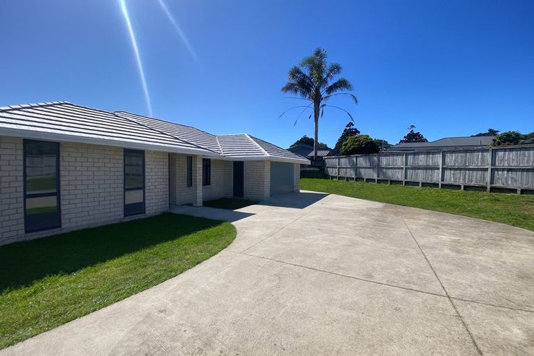 Photo of property in 13 Glennron Lane, Waiuku, 2123