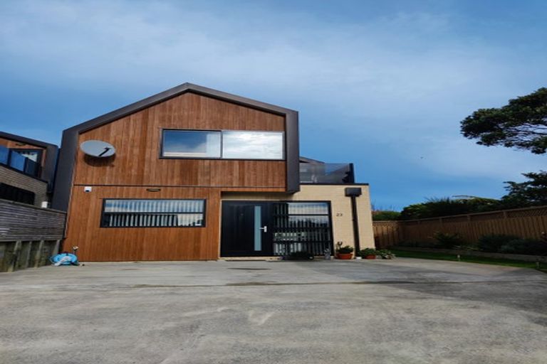 Photo of property in 23 Petherick Crescent, Johnsonville, Wellington, 6037