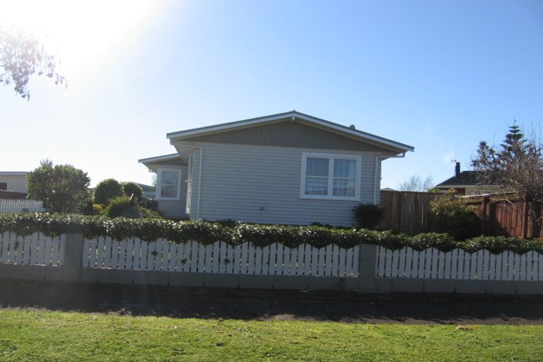 Photo of property in 39 Abraham Crescent, Milson, Palmerston North, 4414