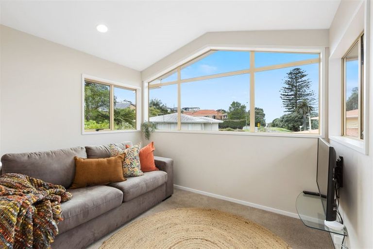 Photo of property in 484 Beach Road, Murrays Bay, Auckland, 0630