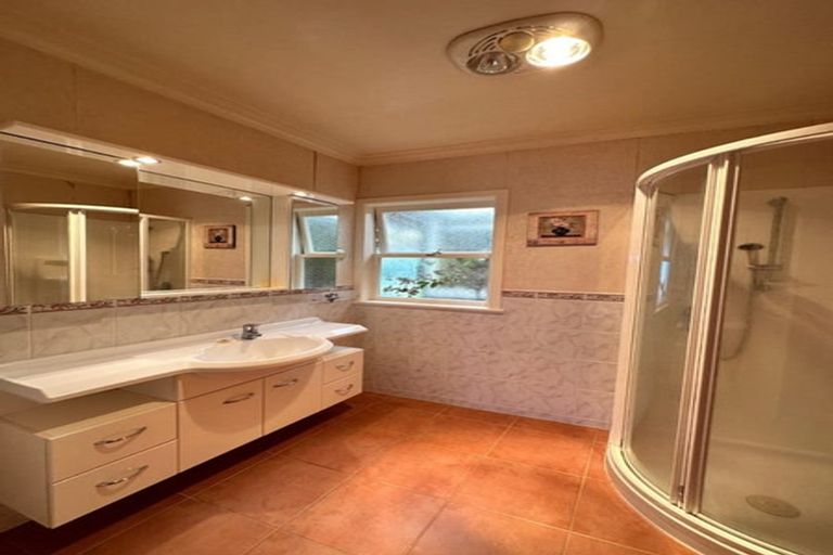 Photo of property in 10 Routly Avenue, Pukekohe, 2120