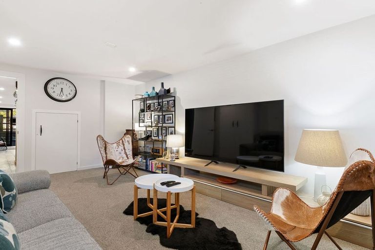 Photo of property in 33 Ryan Loop, Jacks Point, 9371