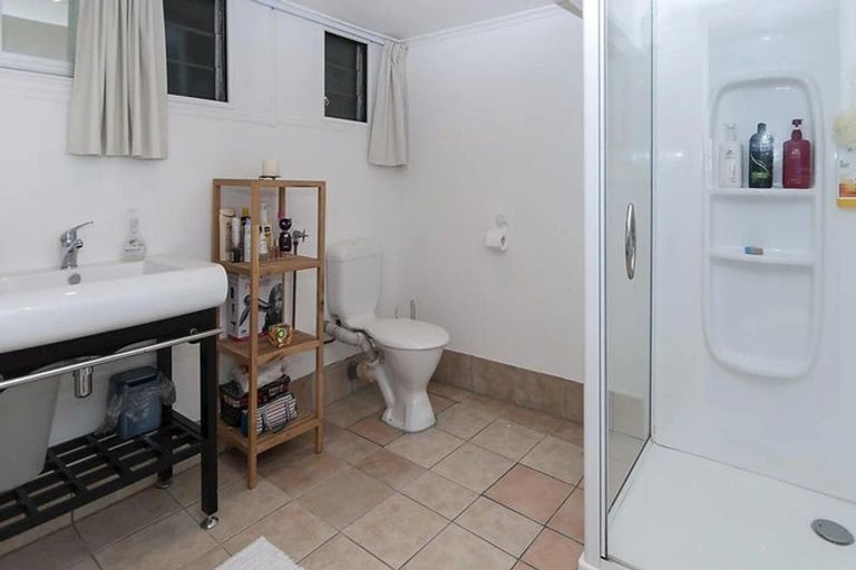 Photo of property in 55 Mellons Bay Road, Mellons Bay, Auckland, 2014