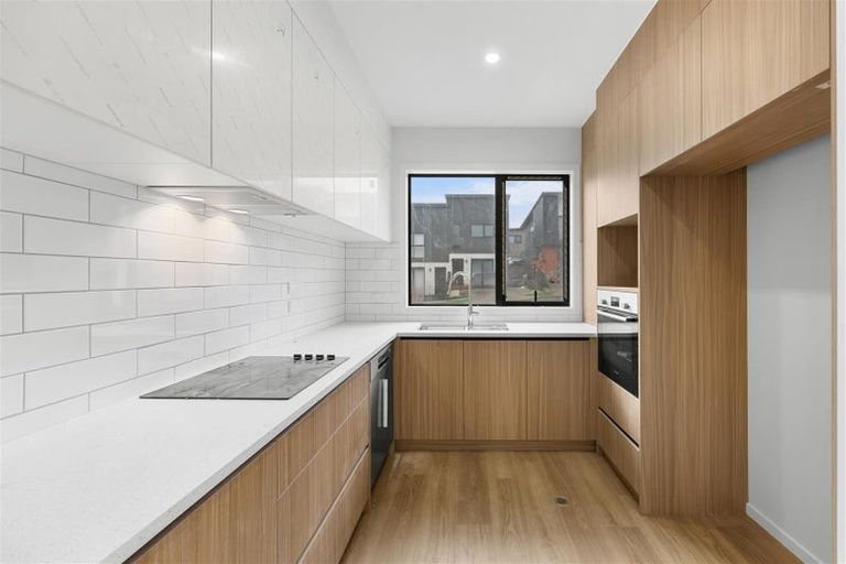 Photo of property in 4 Kautawa Lane, Massey, Auckland, 0614