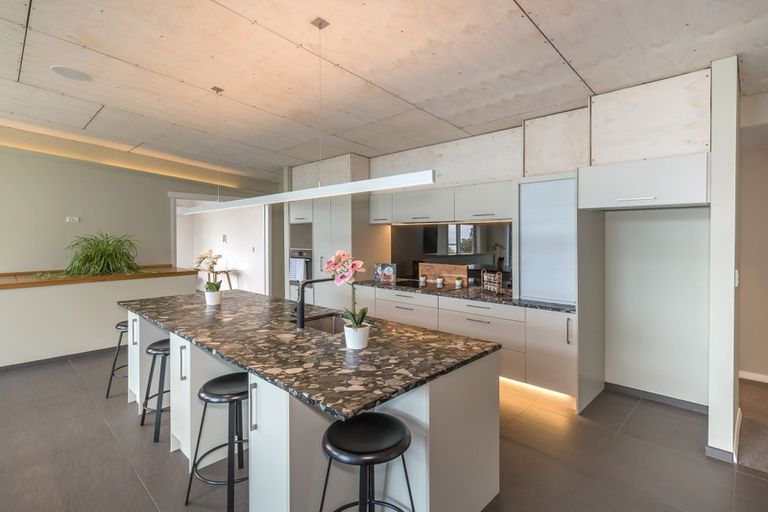 Photo of property in 97b Mount Pleasant Road, Mount Pleasant, Christchurch, 8081