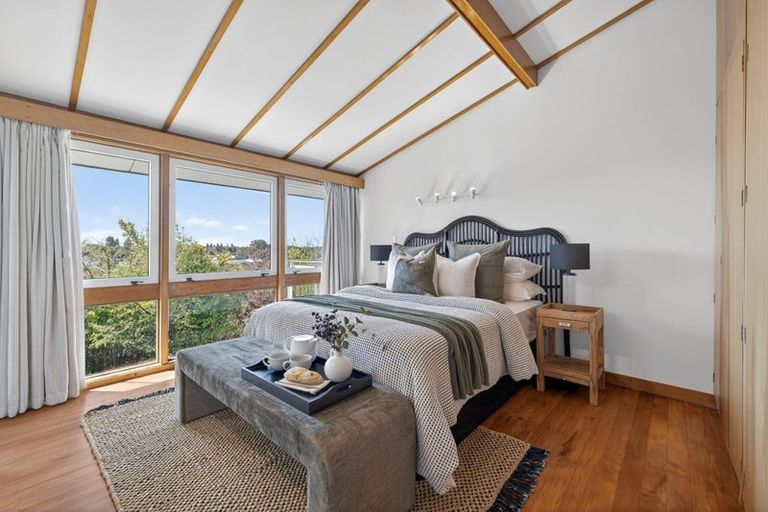 Photo of property in 1 Dyers Pass Road, Cashmere, Christchurch, 8022