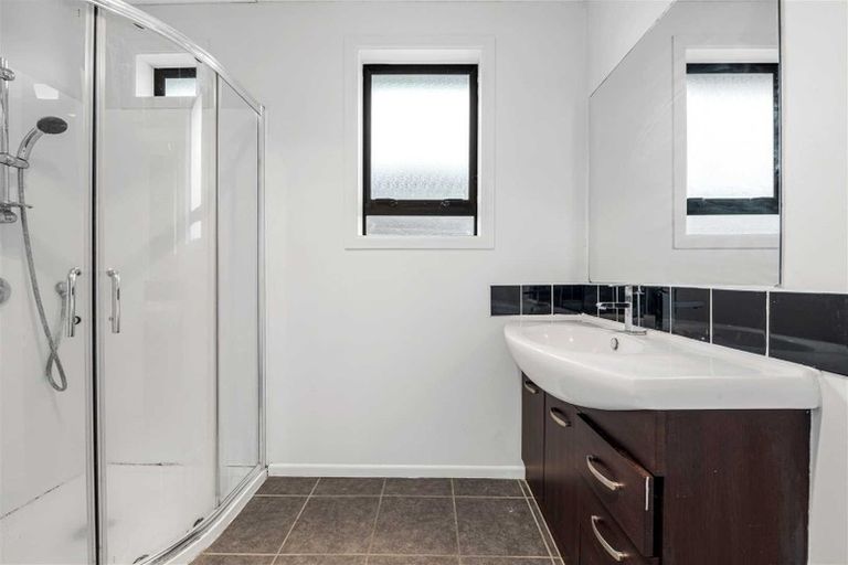 Photo of property in 11 Sunnyside Crescent, Papatoetoe, Auckland, 2025