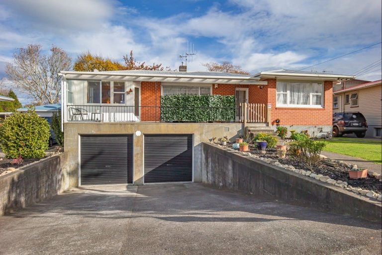 Photo of property in 34 Highbury Drive, Levin, 5510