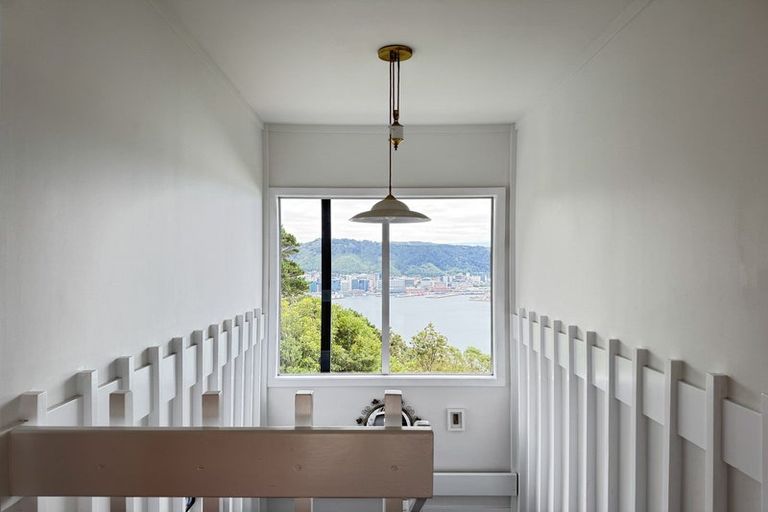 Photo of property in 38 Robieson Street, Roseneath, Wellington, 6011