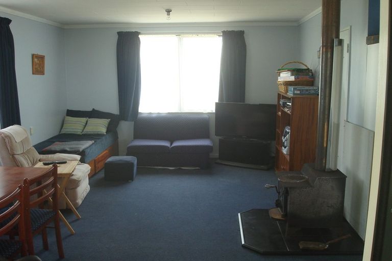 Photo of property in 12 Point Road, Mokau, 4376