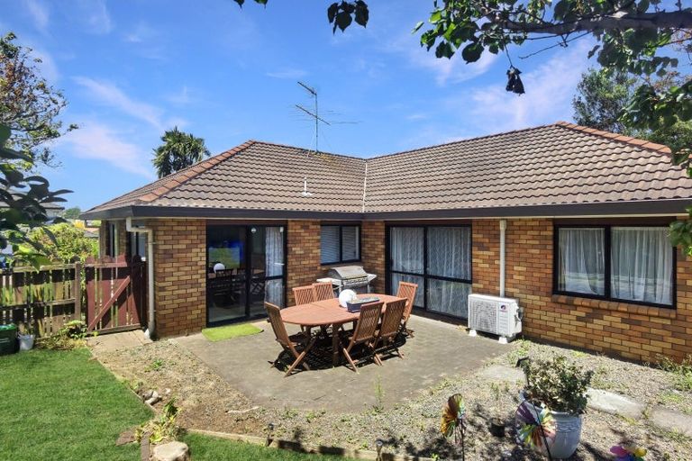 Photo of property in 6 Vesca Place, Golflands, Auckland, 2013