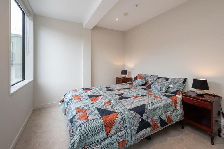Photo of property in Nouvo Apartments, 2j/21 Rugby Street, Mount Cook, Wellington, 6021