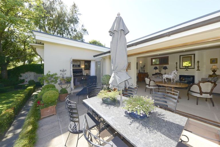 Photo of property in 8 Crichton Terrace, Cashmere, Christchurch, 8022