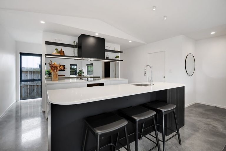 Photo of property in 65 Bayly Road, Blagdon, New Plymouth, 4310