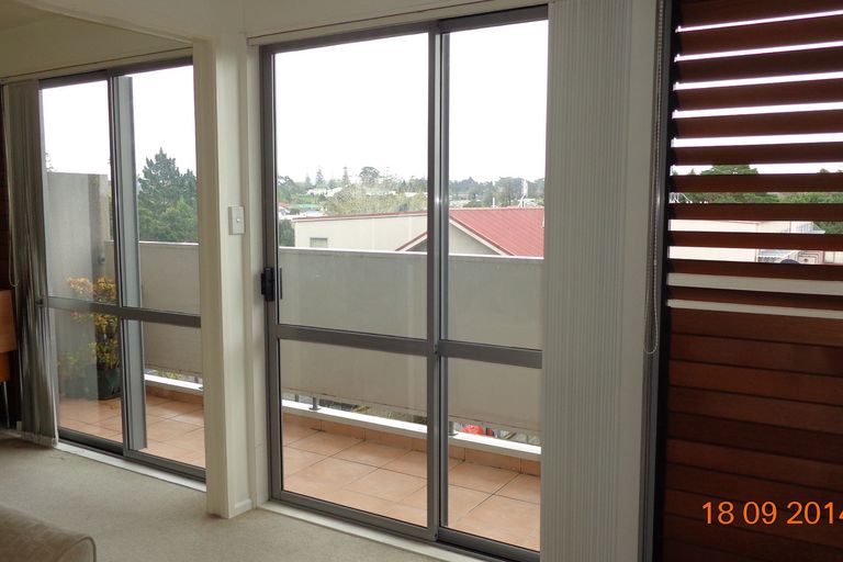 Photo of property in 3e/30 Westward Ho, Glen Eden, Auckland, 0602