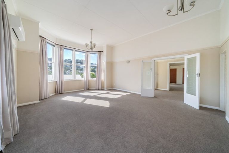 Photo of property in 36 The Parade, Island Bay, Wellington, 6023