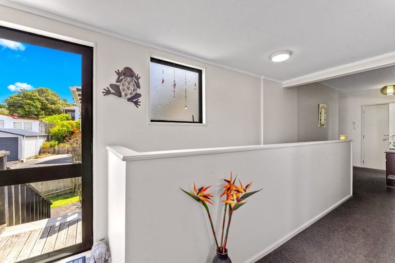 Photo of property in 20 Halberg Street, Glenfield, Auckland, 0629