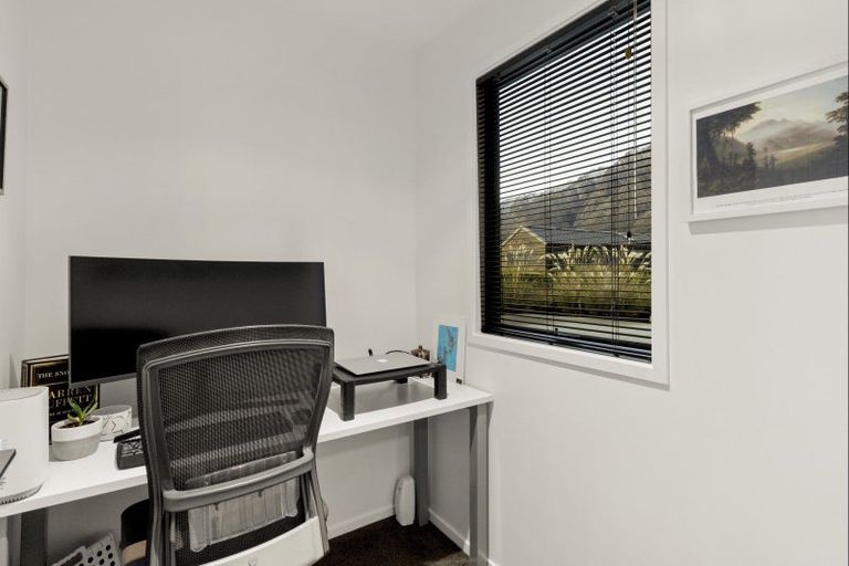 Photo of property in 17 Mcadam Drive, Jacks Point, Queenstown, 9371