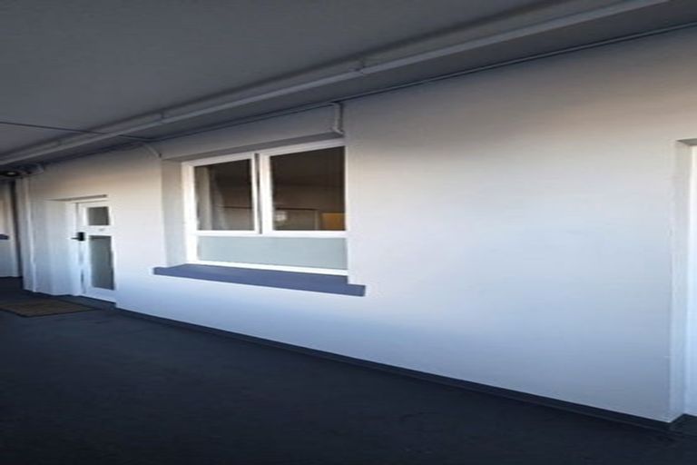 Photo of property in Devonport Apartments, 31/127 Saint Aubyn Street, New Plymouth, 4310
