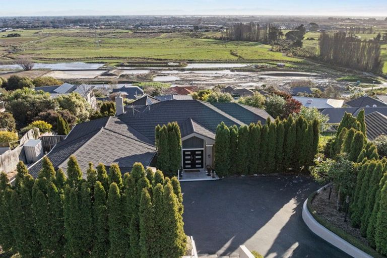 Photo of property in 16 Highcrest Heights, Westmorland, Christchurch, 8025